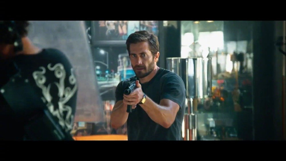 迈克尔·贝导演新片《亡命救护车》发布幕后特辑，影片4月8日北美上映。